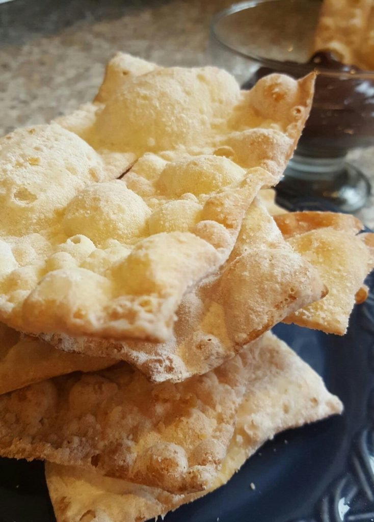 Chiacchiere di carnevale piled on top of each other
